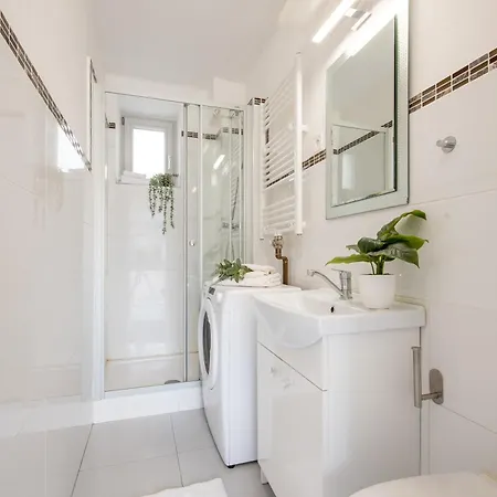 Bartapart アパート クトナー・ホラ